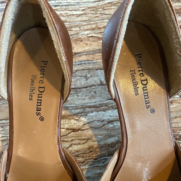 2/$25. Pierre Dumas flexibles Brown synthetic leather pumps in size 7. - Picture 4 of 9